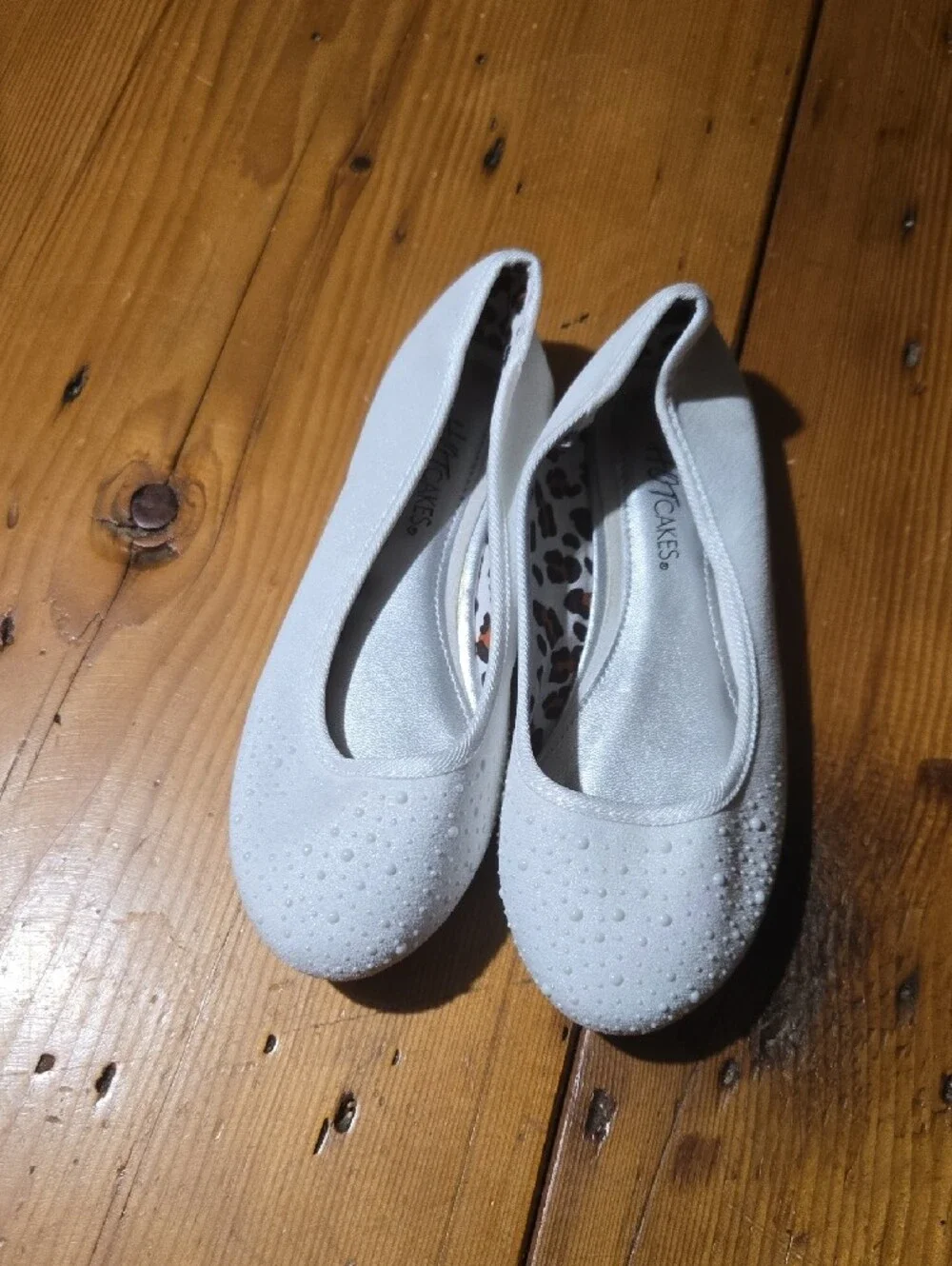 Hotcakes Sz 2 White Rhinestone  Flats